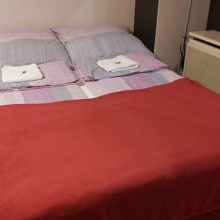 Tisza-Parti Napfeny Apartman Szeged Room photo